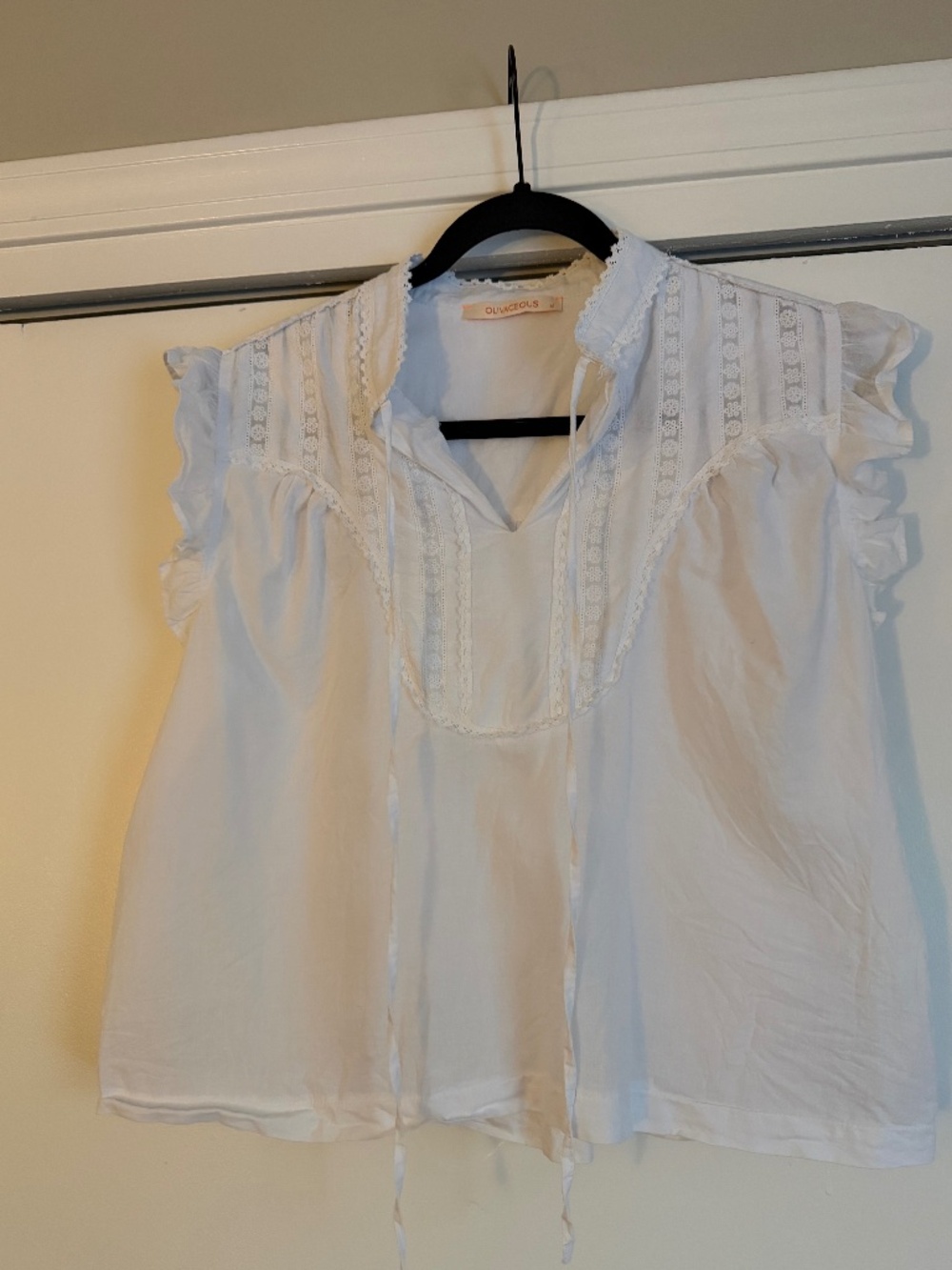 Olivacious top
